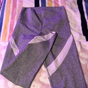 size small, gray and white arie workout leggings